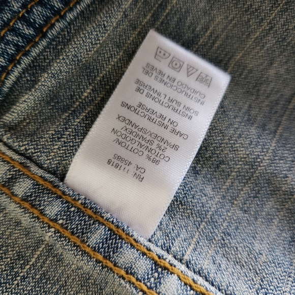 Michael Kros cropped denim jacket with jewel buttons - Picture 7 of 8